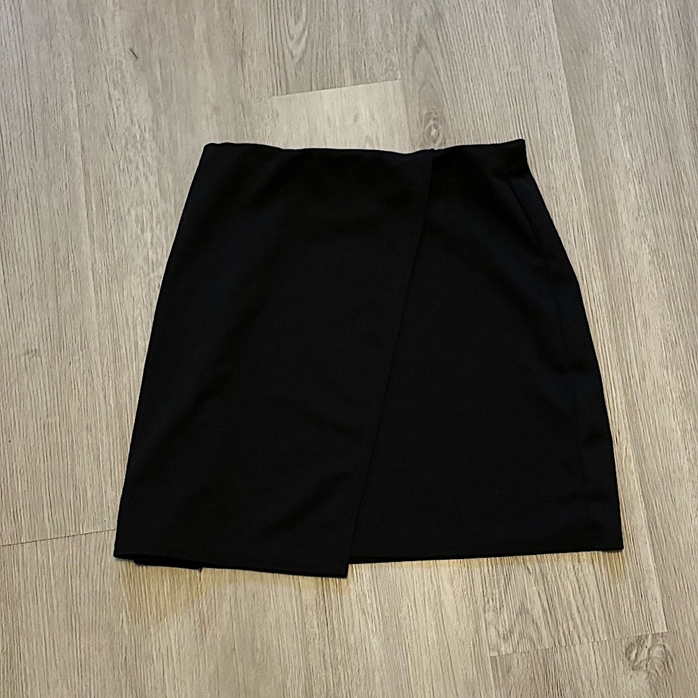 Black Mini Wrap Boohoo Skirt Size 4 small
